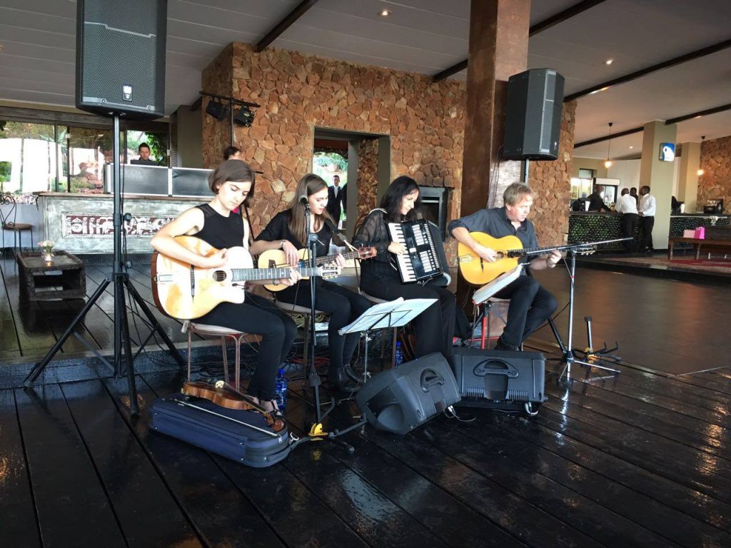 Hot Club band 1